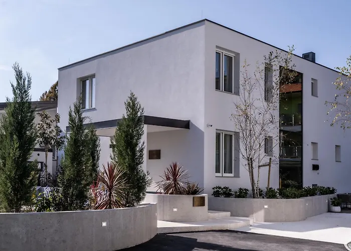 Resort Beatrice - Luxury Apartments - Pool & Sauna & Parking